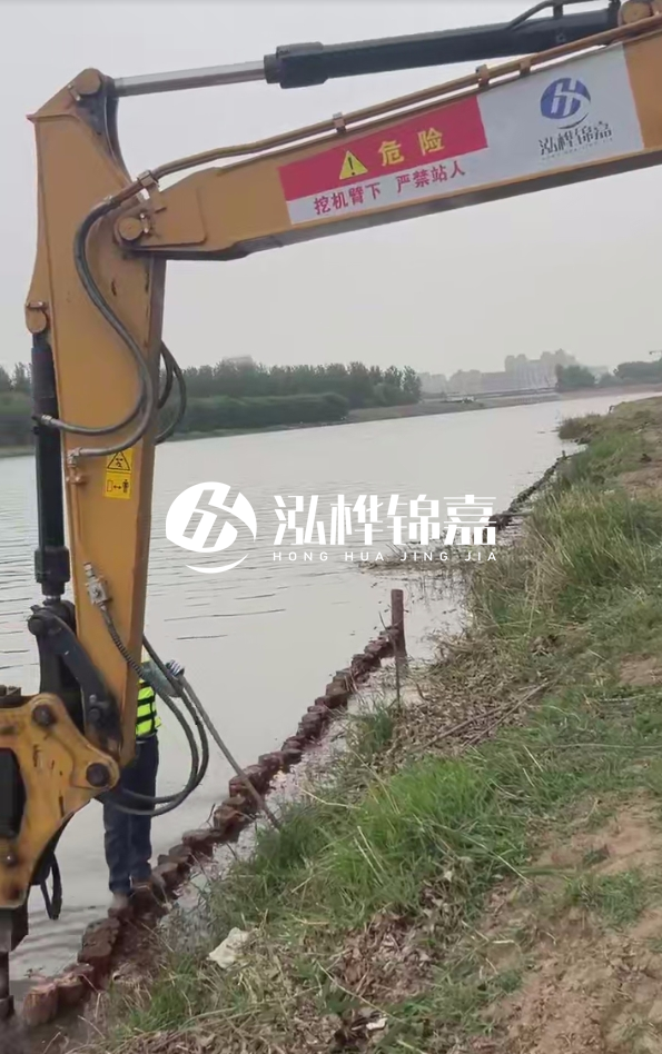 防汛木樁為什么要選擇松木？防汛木樁一根的價(jià)格是多少？