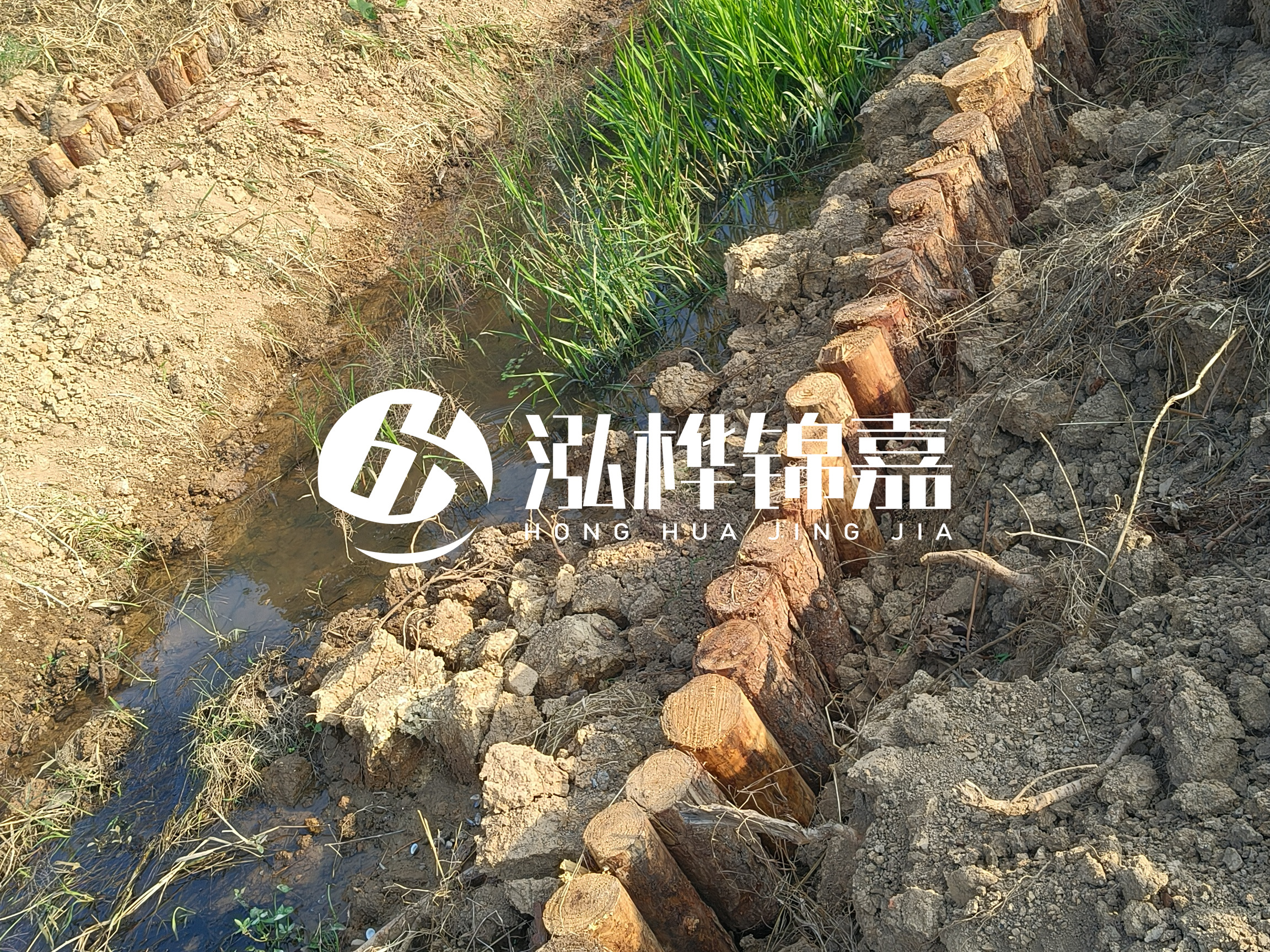 松木樁批發(fā)廠家泓樺錦嘉-樁間距指的是什么間距？