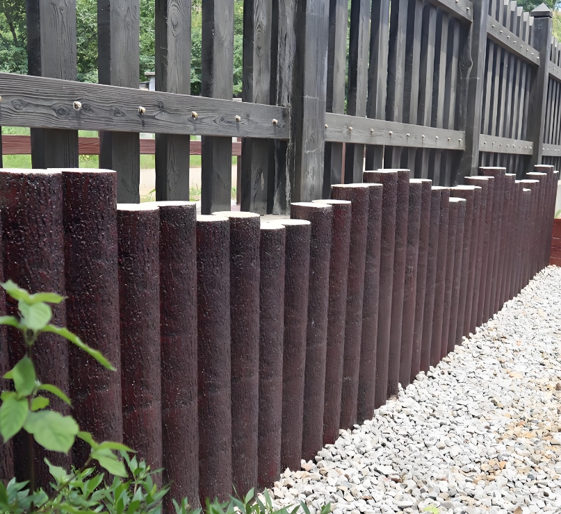 水泥樁批發(fā)廠家泓樺錦嘉-水泥仿木樁的耐久性比實木樁好嗎？