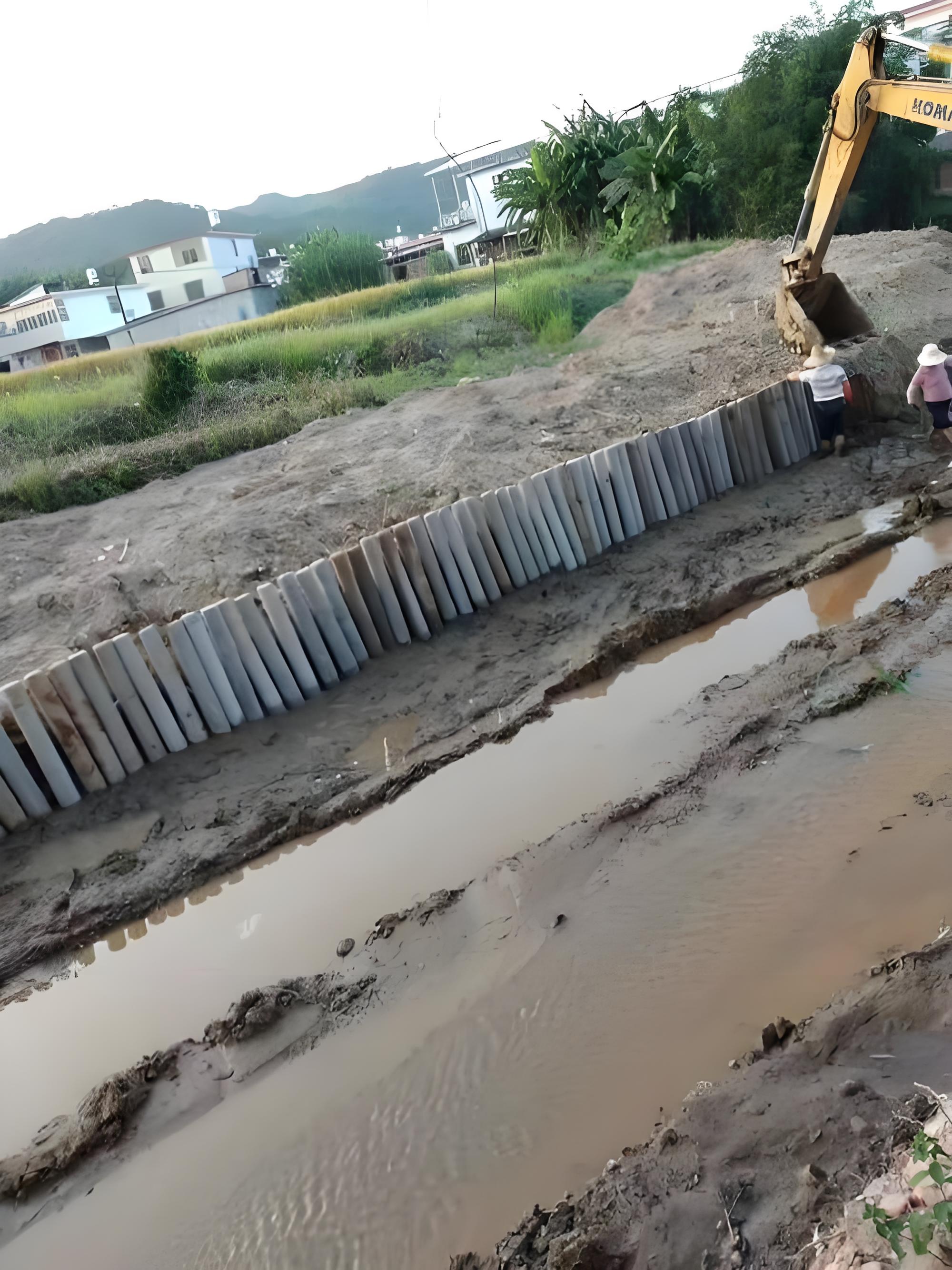 水泥仿木樁廠家泓樺錦嘉 - 4 米水泥圓樁多少錢一米？?