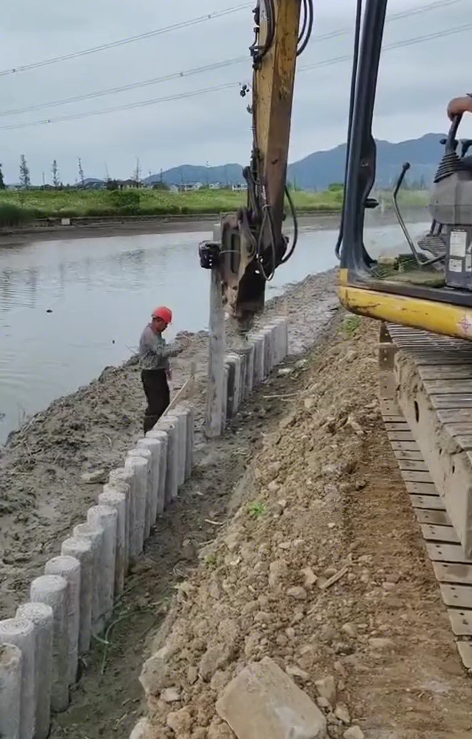 水泥仿木樁廠家泓樺錦嘉 - 打水泥樁多少錢一米？